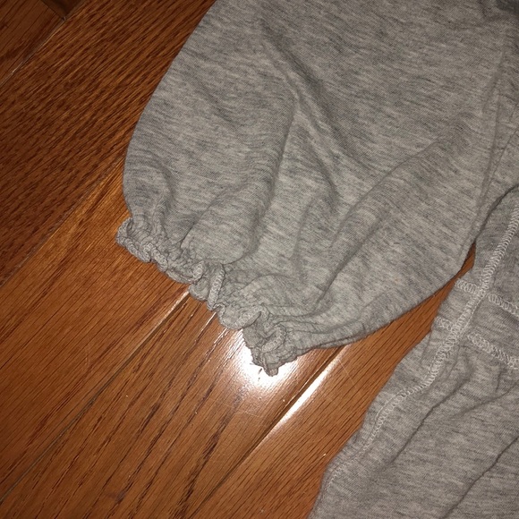 🍉American Eagle grey peasant top - Picture 4 of 5